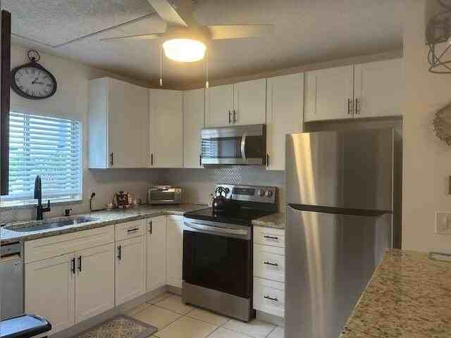 1561 Ne 12th Ter Apt C7 - Photo 5 of 17