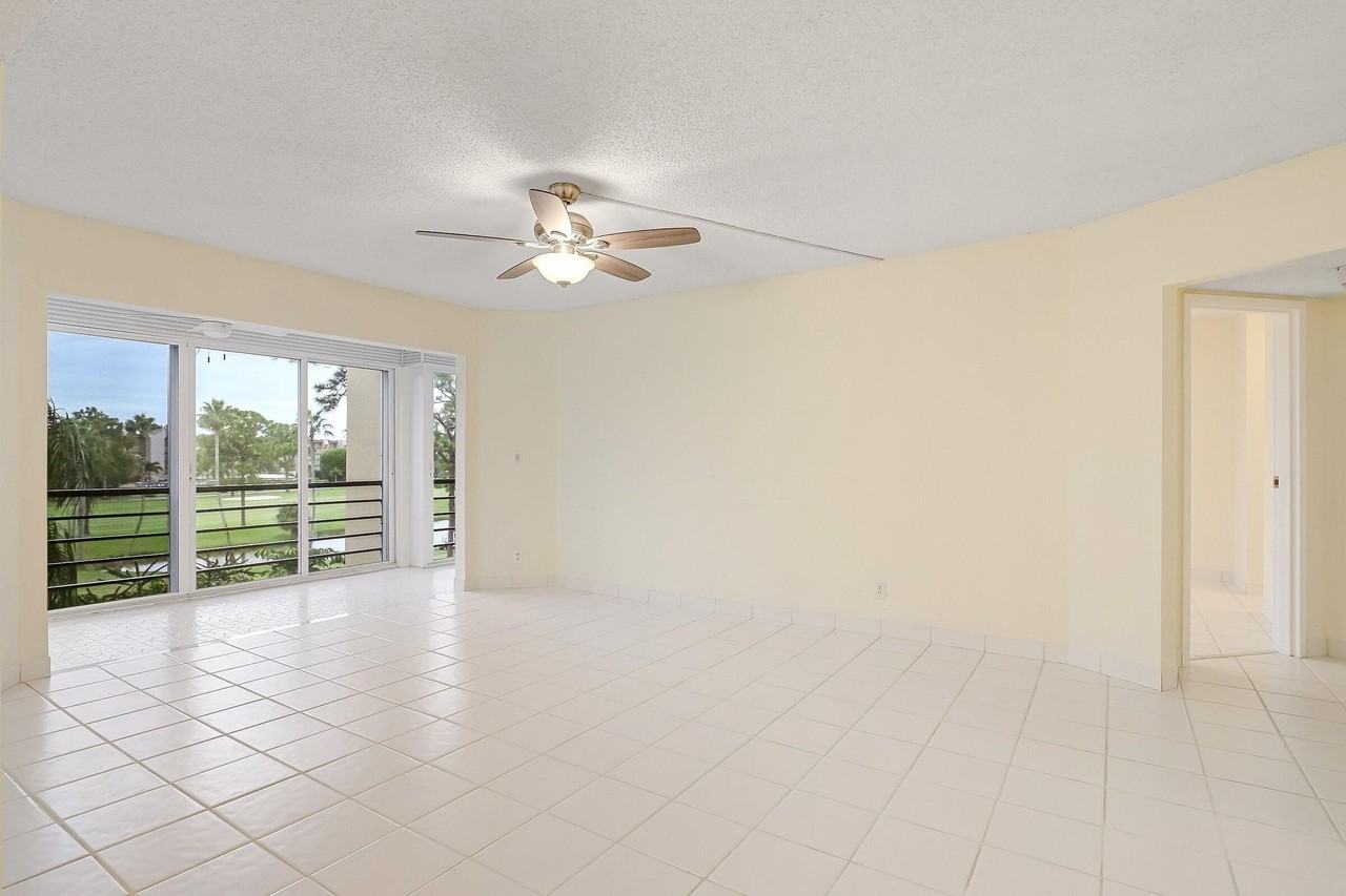 3810 Via Poinciana Apt 404 - Photo 4 of 38