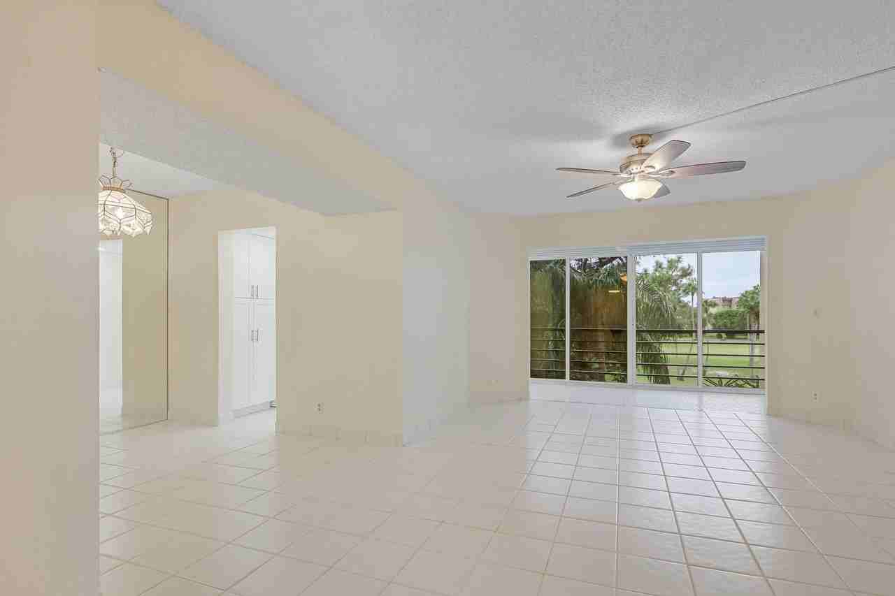 3810 Via Poinciana Apt 404 - Photo 5 of 38