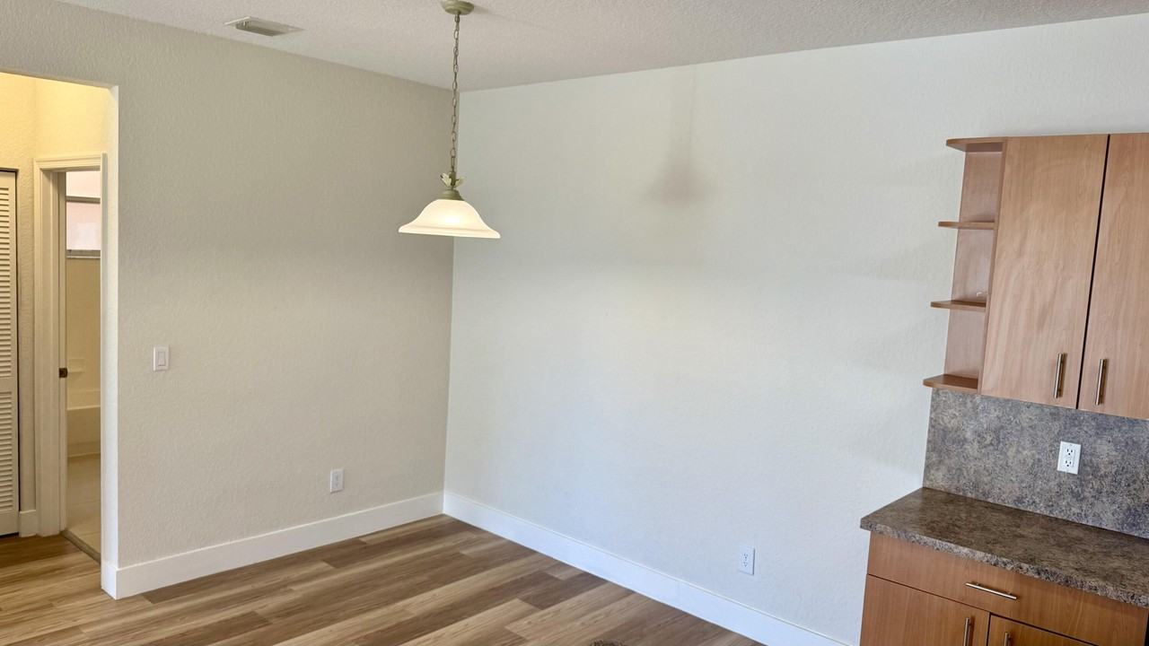 3545 Forest Hill Blvd Apt 5 - Photo 4 of 13