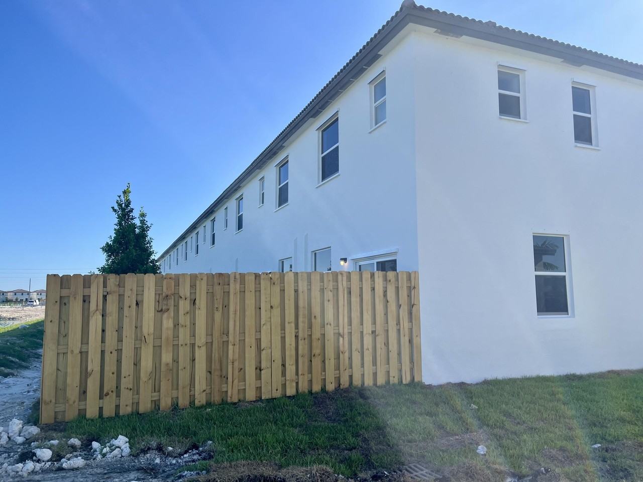 2776 Se 26th Ave - Photo 4 of 50