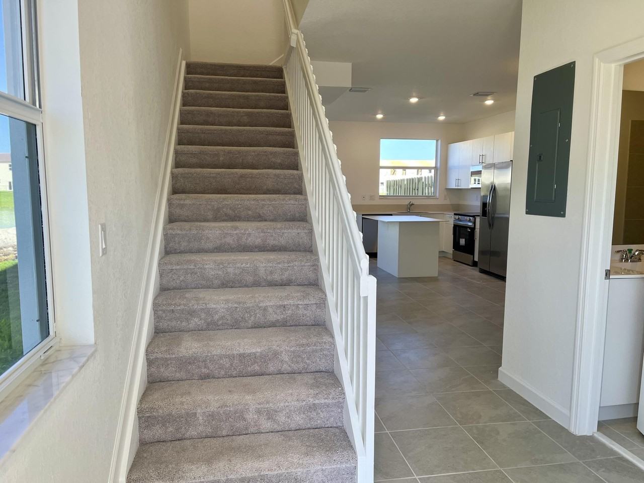 2776 Se 26th Ave - Photo 5 of 50