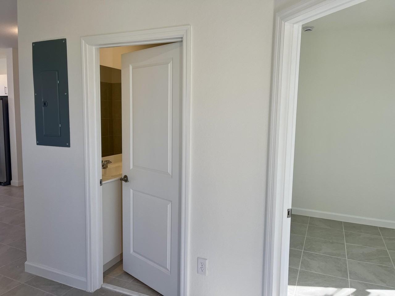 2776 Se 26th Ave - Photo 6 of 50