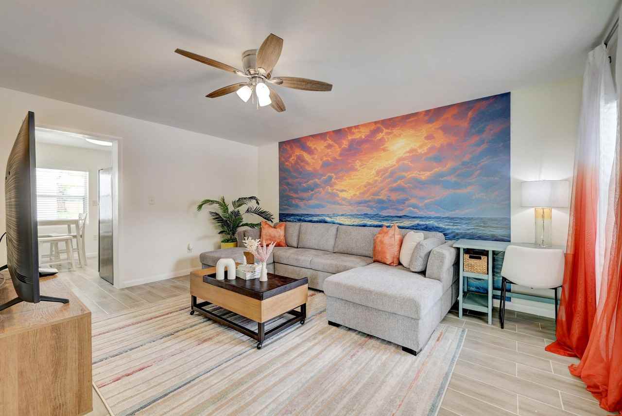 127 S 10th St - Photo 7 of 26