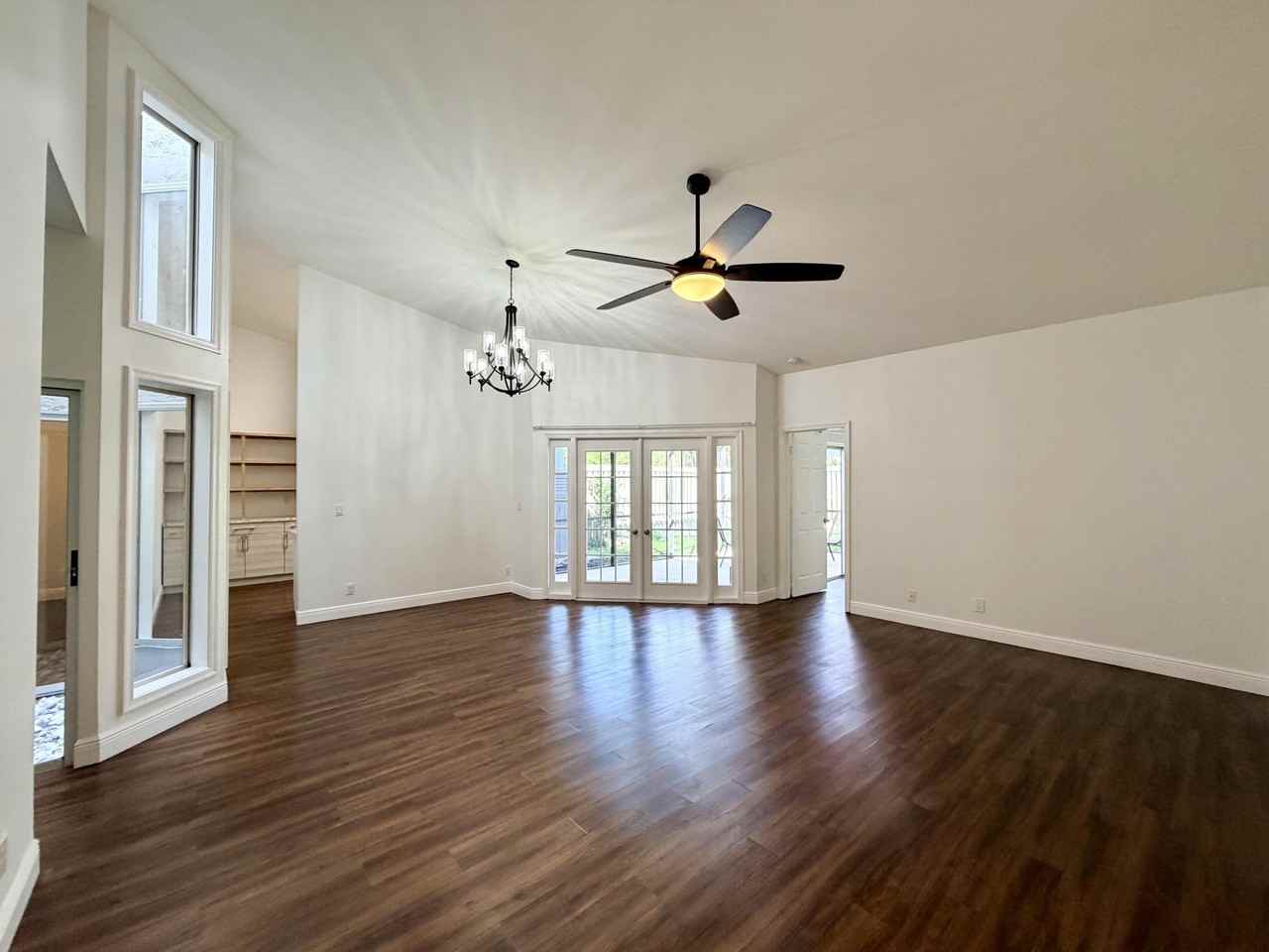 6657 Stratford Dr - Photo 4 of 45