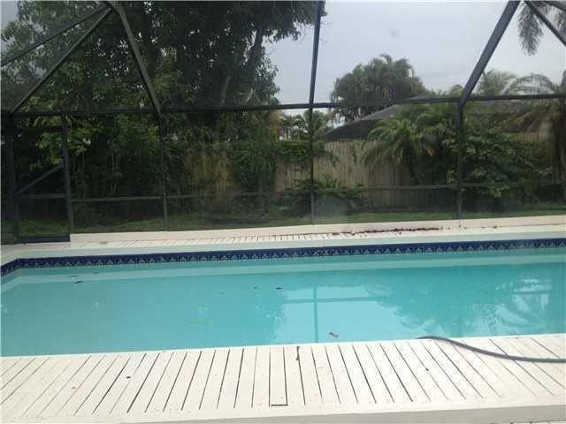 9618 Saddlebrook Dr - Photo 2 of 15