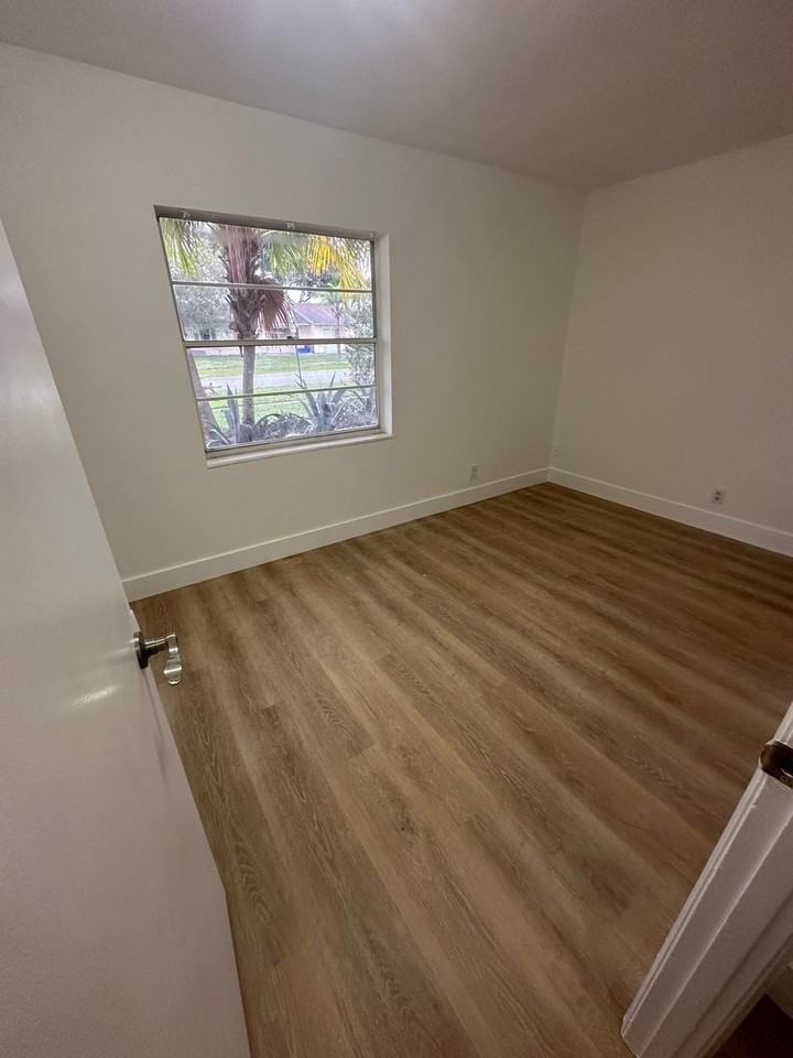 9618 Saddlebrook Dr - Photo 4 of 15