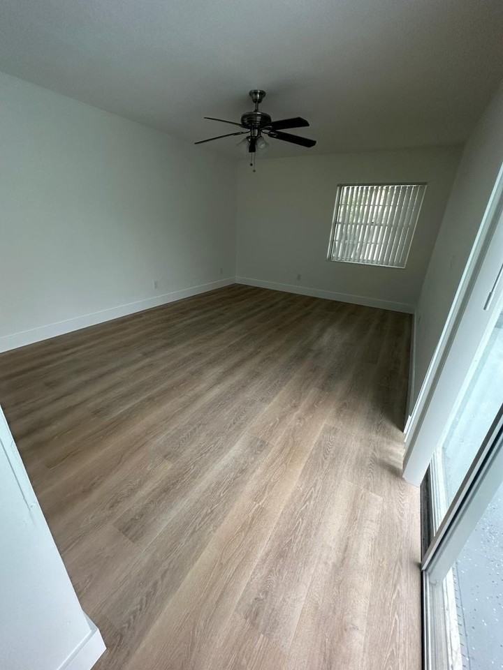 9618 Saddlebrook Dr - Photo 5 of 15