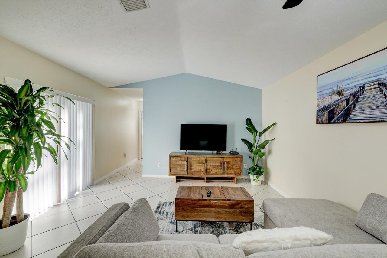 2910 Sw Port St Lucie Blvd - Photo 4 of 18