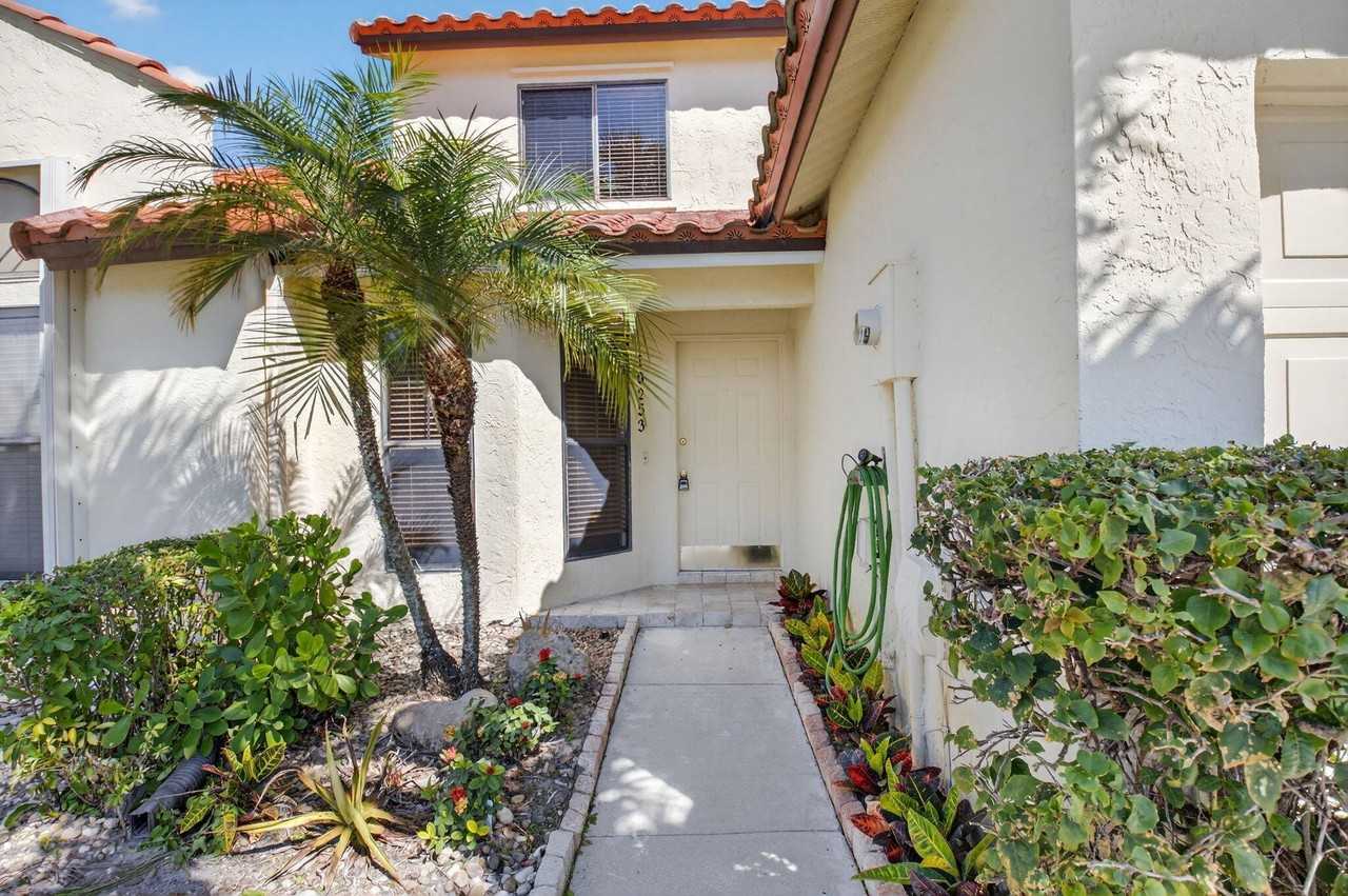 10253 Riverbend Ter - Photo 3 of 28