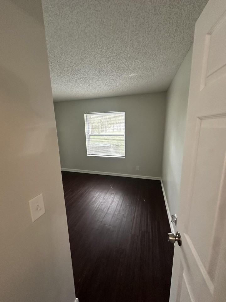 5070 Sanctuary Way Apt B - Photo 7 of 16