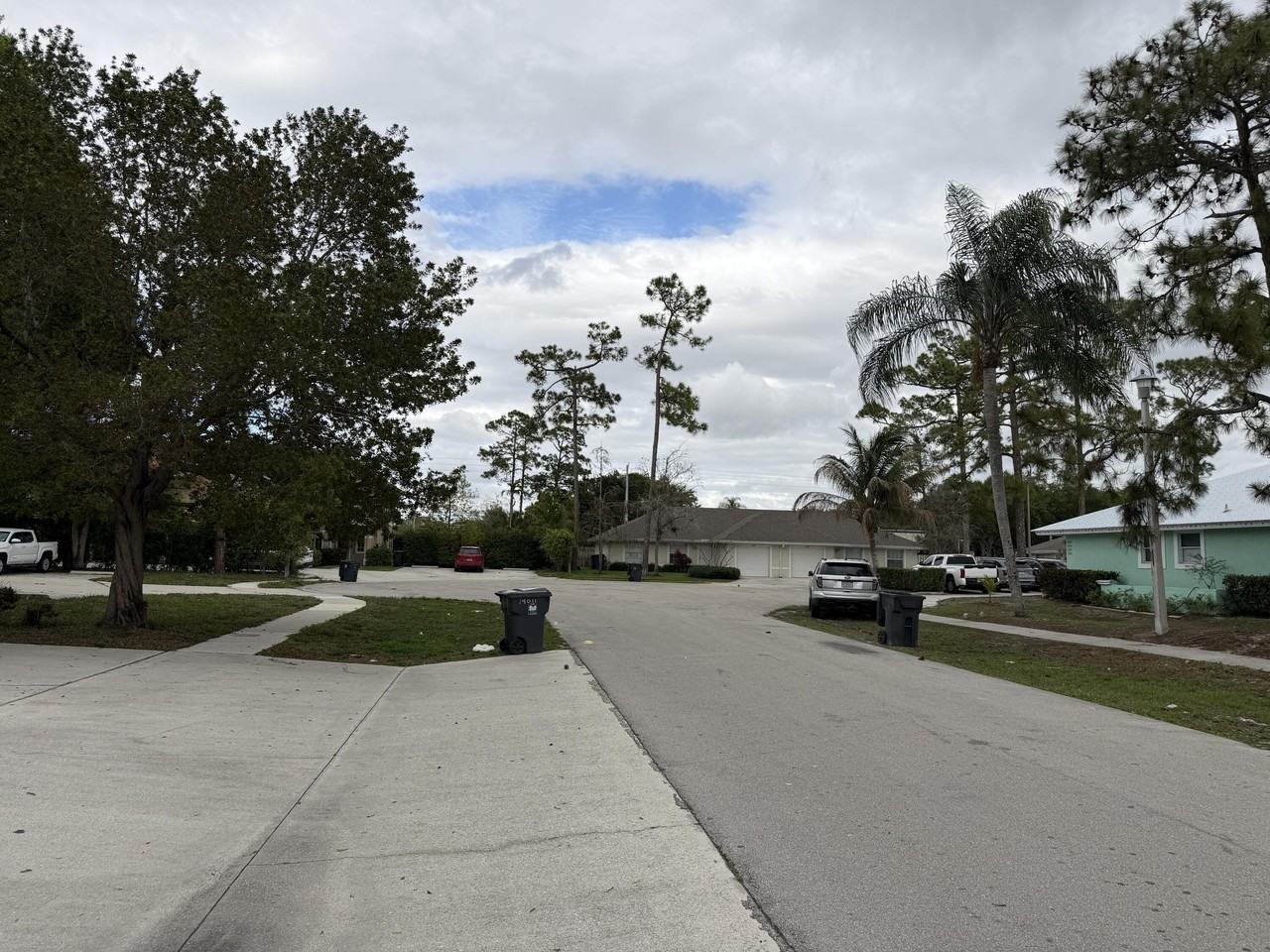 14007 Veronica Ct - Photo 3 of 21
