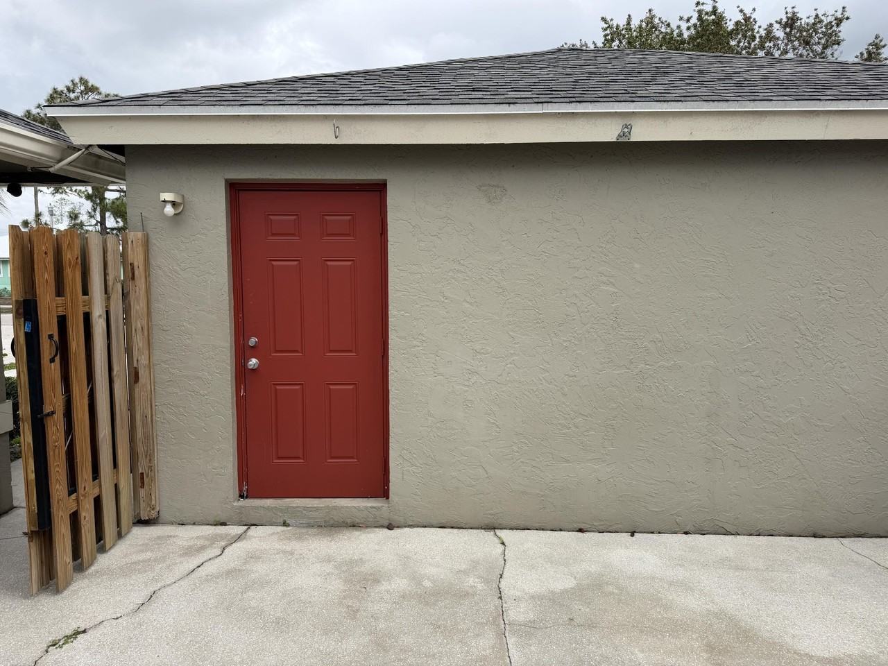 14007 Veronica Ct - Photo 4 of 21