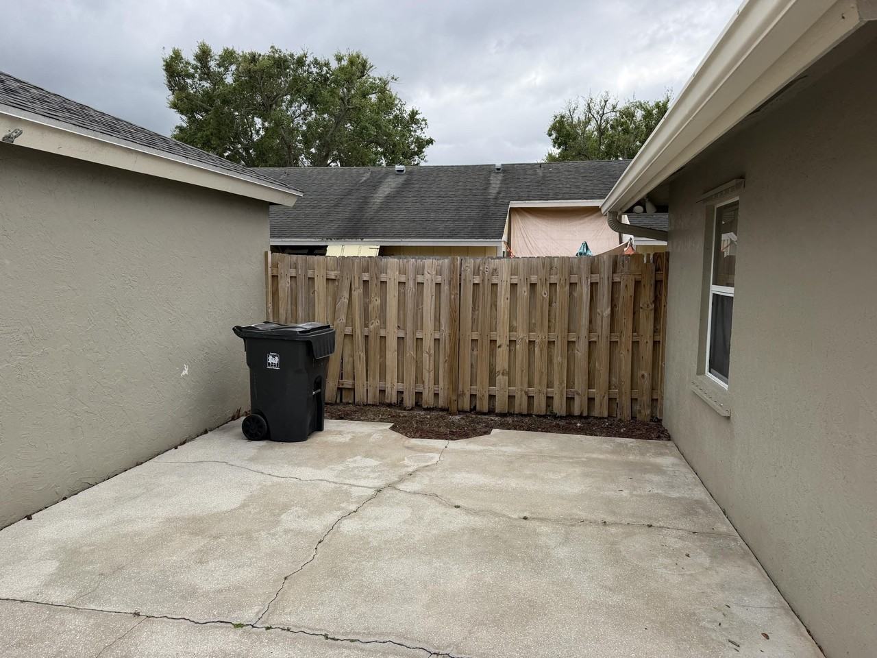 14007 Veronica Ct - Photo 6 of 21