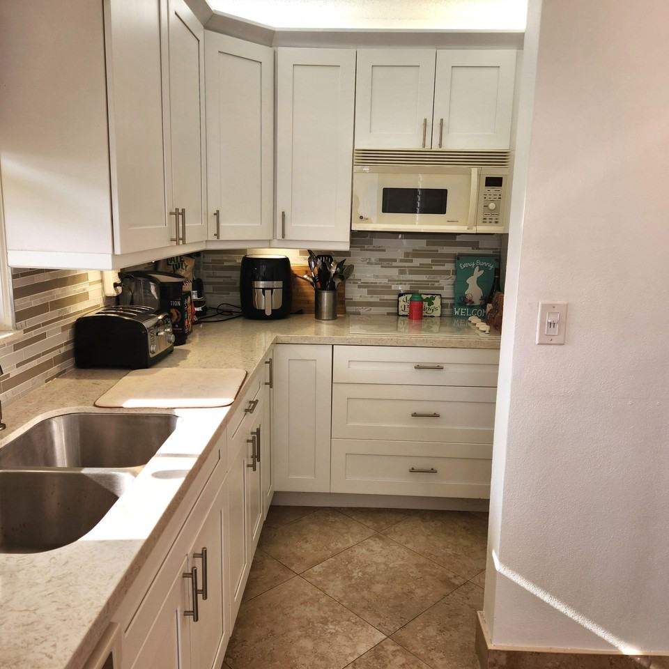 745 Se 19th Ave #112 - Photo 4 of 16