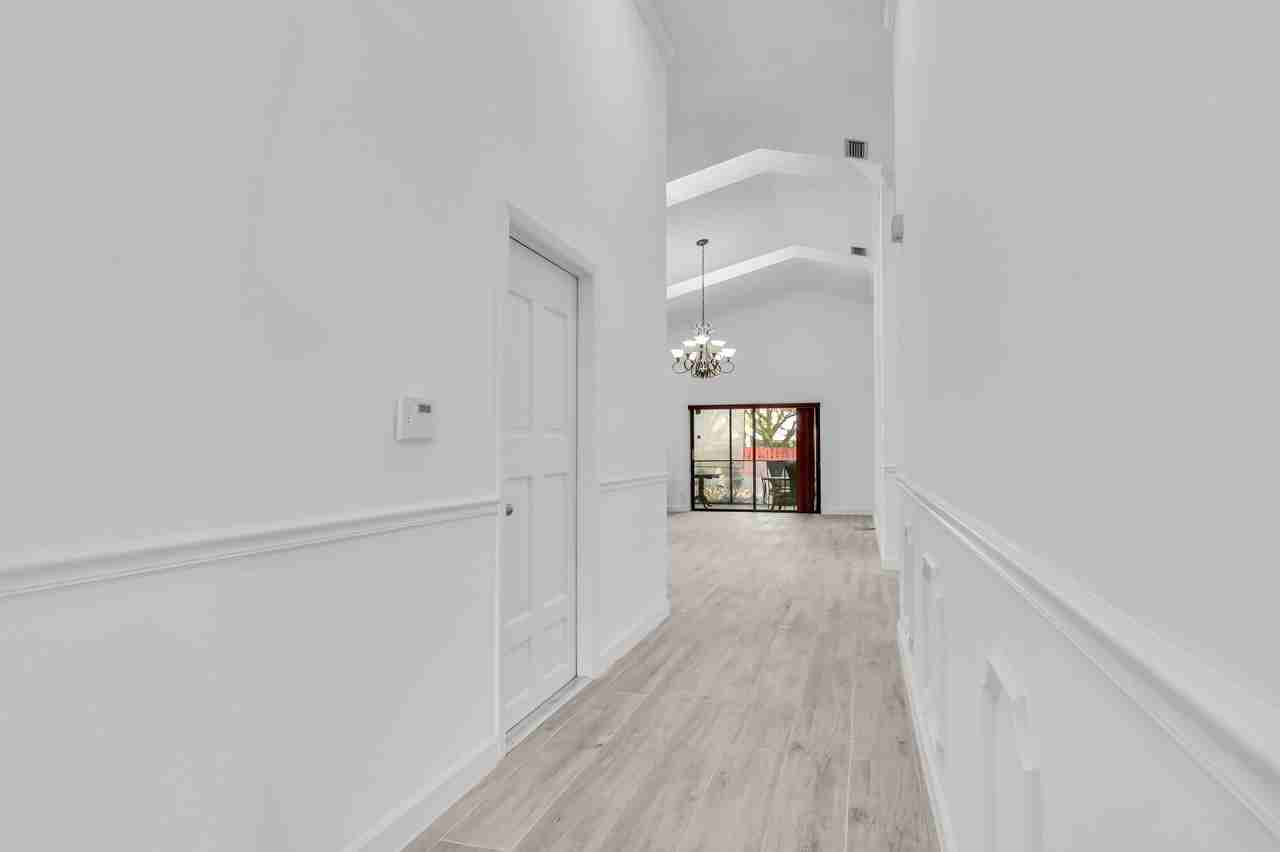 7619 Silver Woods Ct - Photo 3 of 20