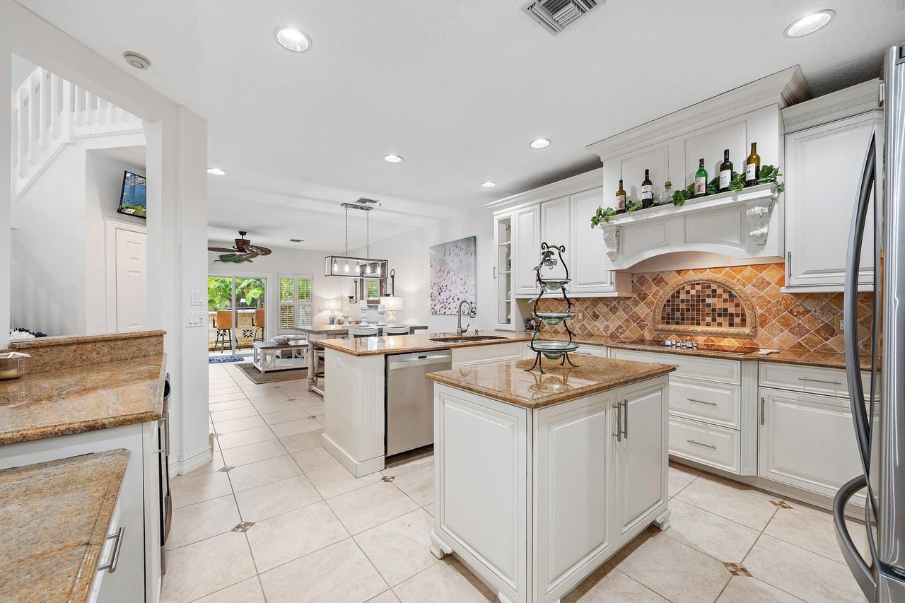 27 Grand Bay Cir - Photo 5 of 34