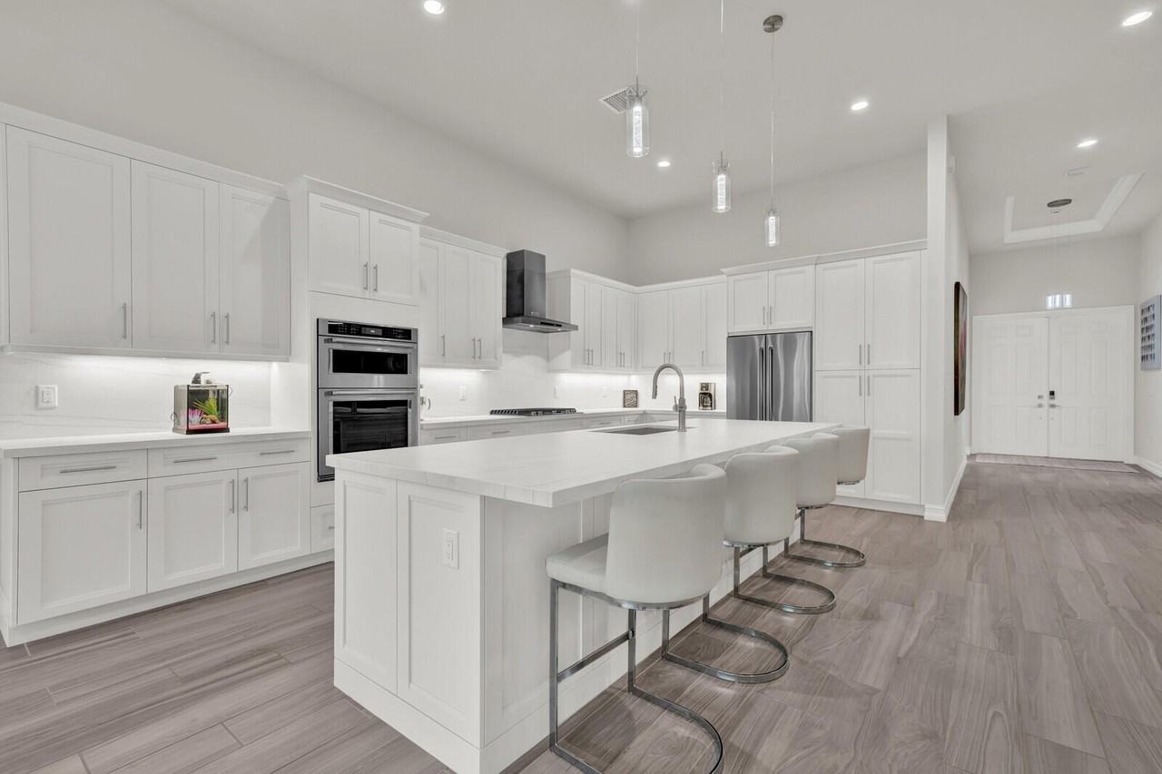 138 Se Palma St - Photo 6 of 49