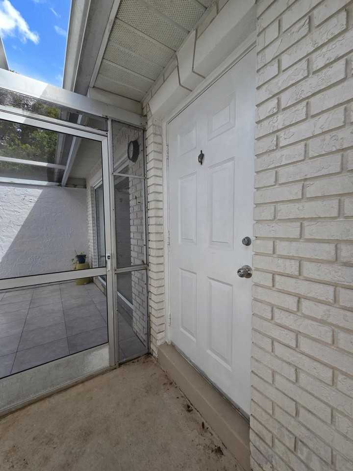 10100 S 43rd Trl S S unit: 304 - Photo 4 of 15