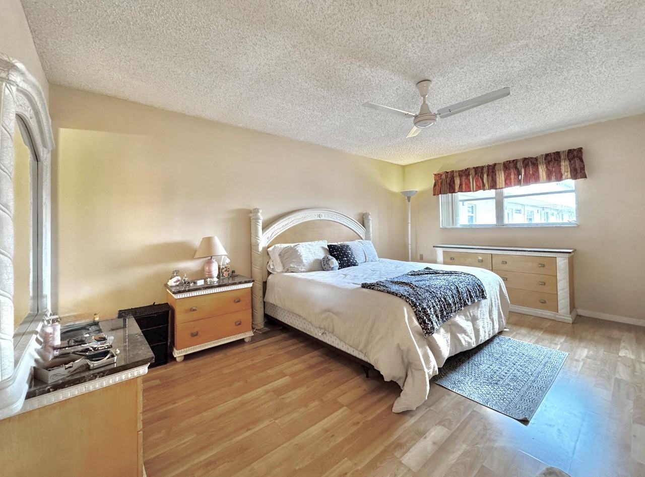 2515 Ne 2nd Ct #315 - Photo 5 of 33