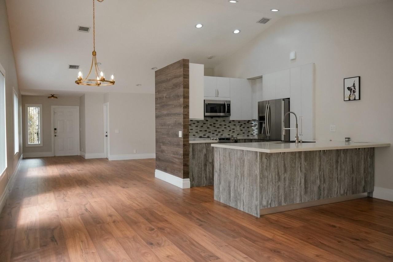 1261 Majesty Ter - Photo 4 of 22