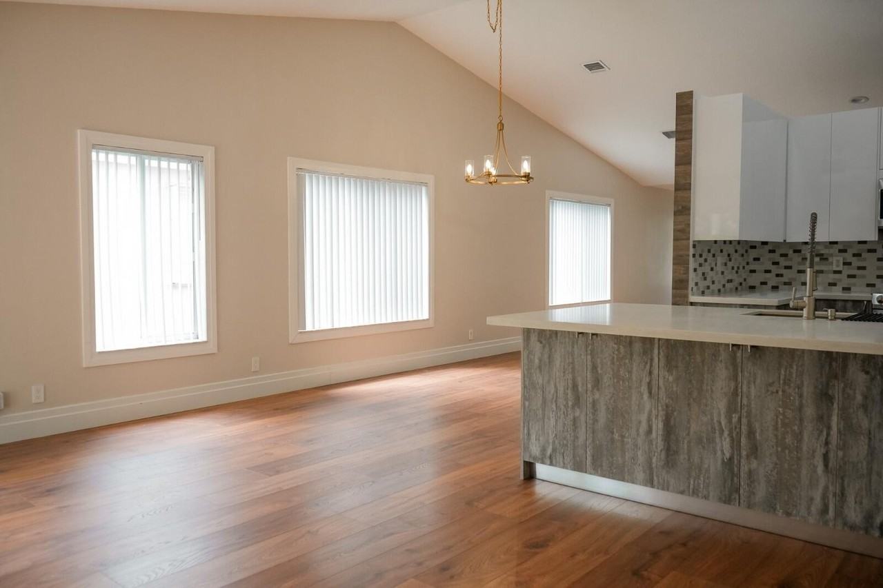 1261 Majesty Ter - Photo 5 of 22