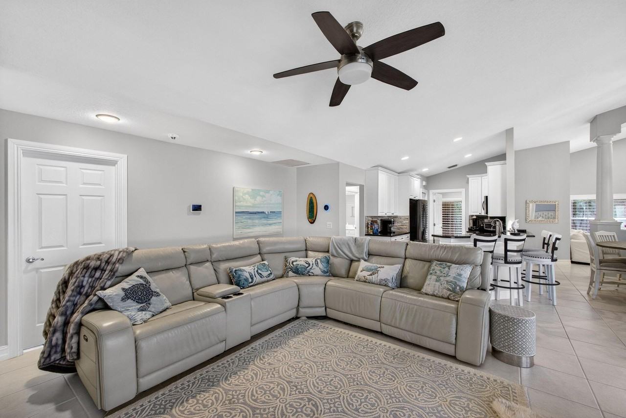 8075 Se Governors Way - Photo 6 of 35