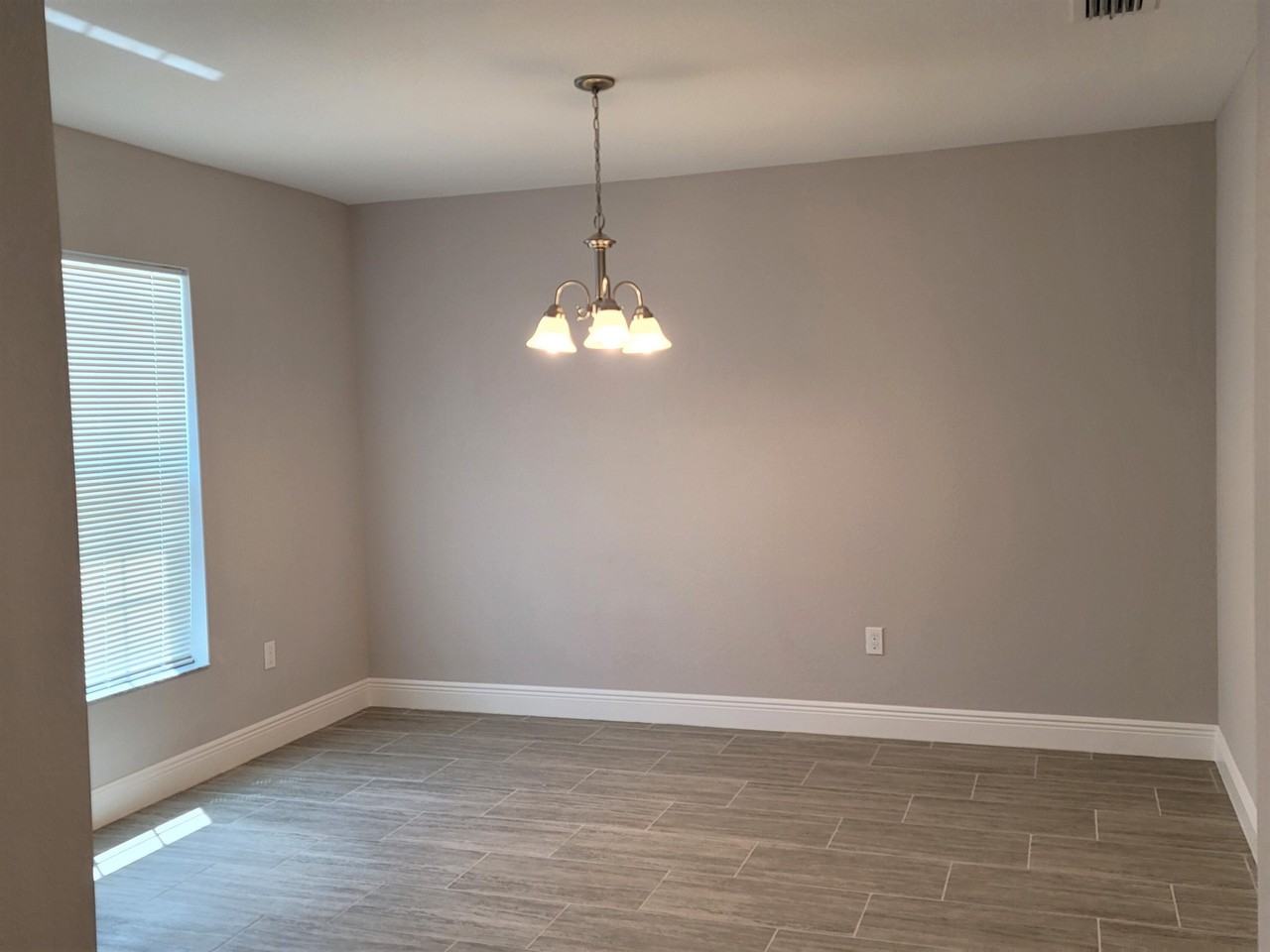 459 Sw Paar Dr - Photo 4 of 28