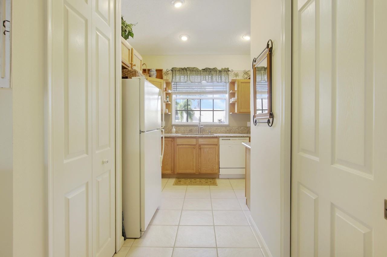 9207 Wentworth Ln - Photo 4 of 23