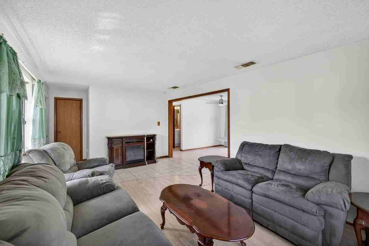 1332 W 33rd St - Photo 4 of 25