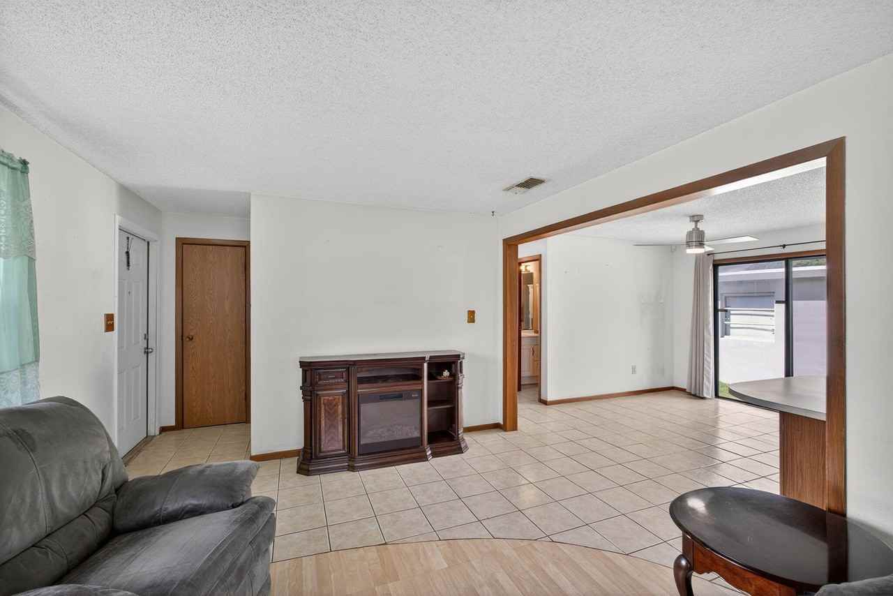 1332 W 33rd St - Photo 5 of 25