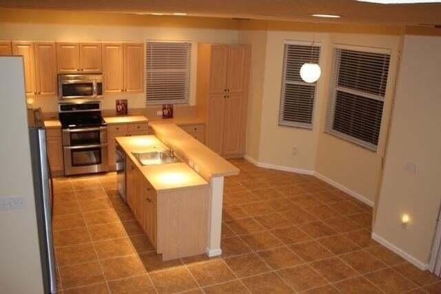 9649 Wyeth Ct - Photo 3 of 6