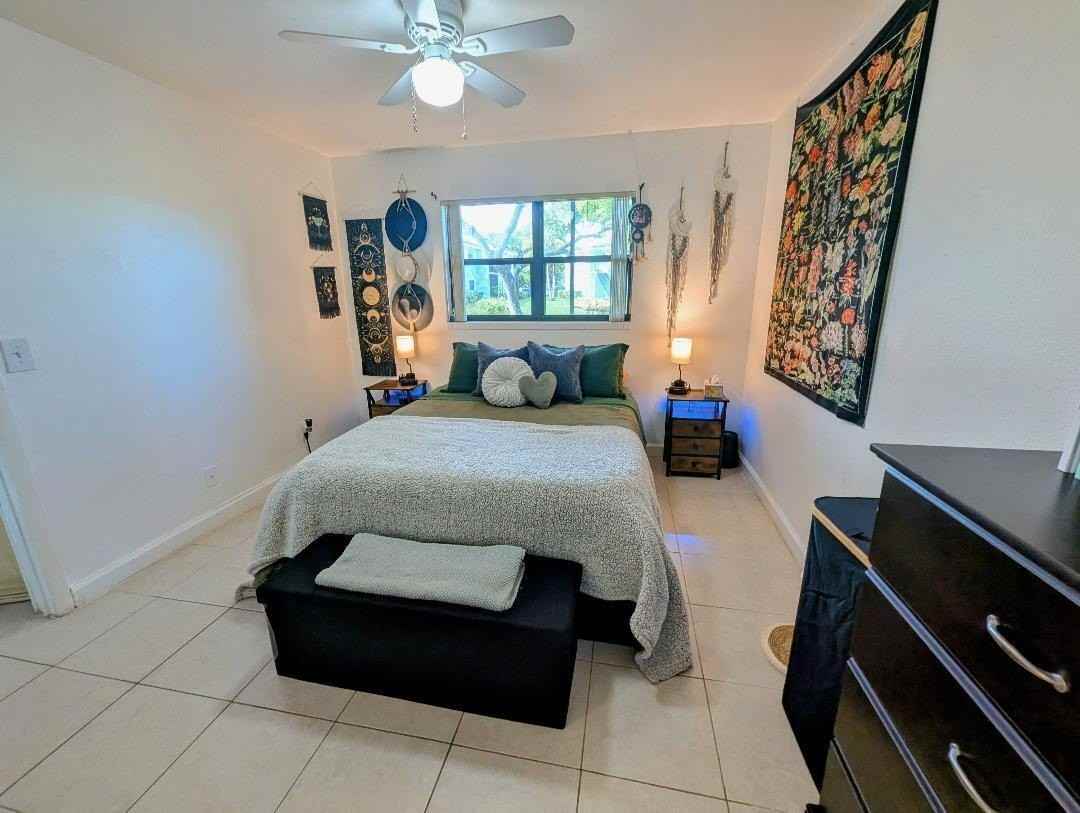 3935 Nw 87th Ave - Photo 3 of 5