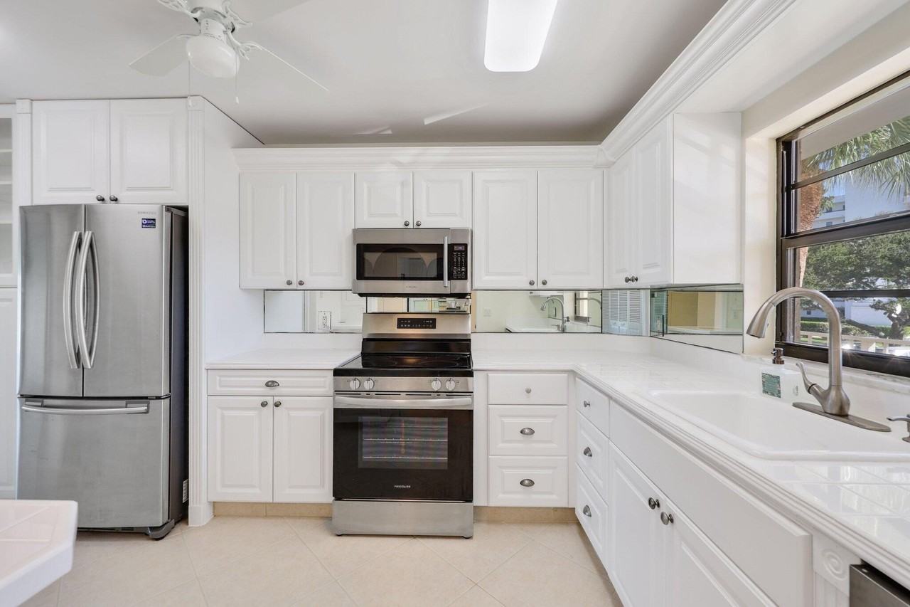 200 Intracoastal Pl #206 - Photo 4 of 35