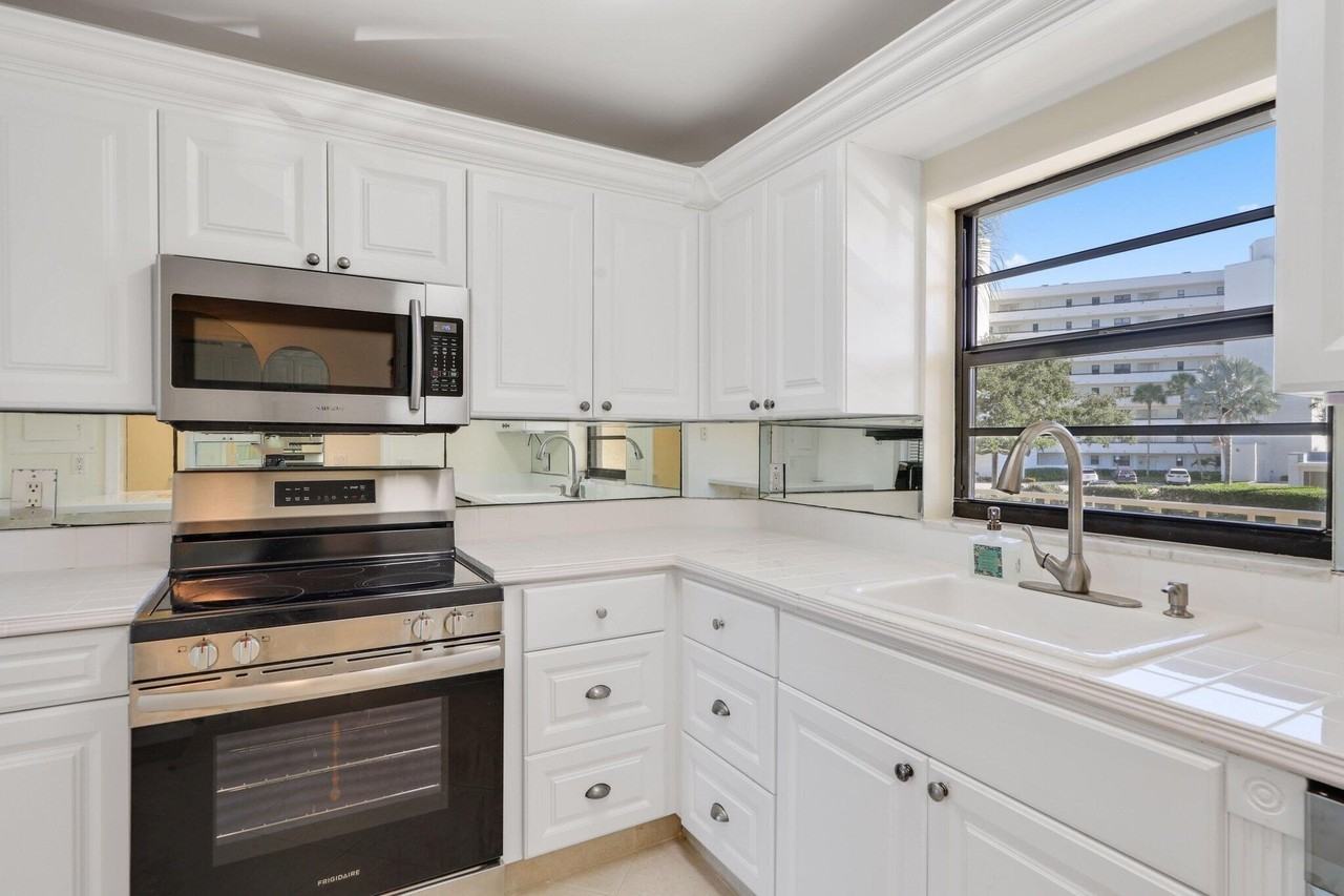 200 Intracoastal Pl #206 - Photo 5 of 35