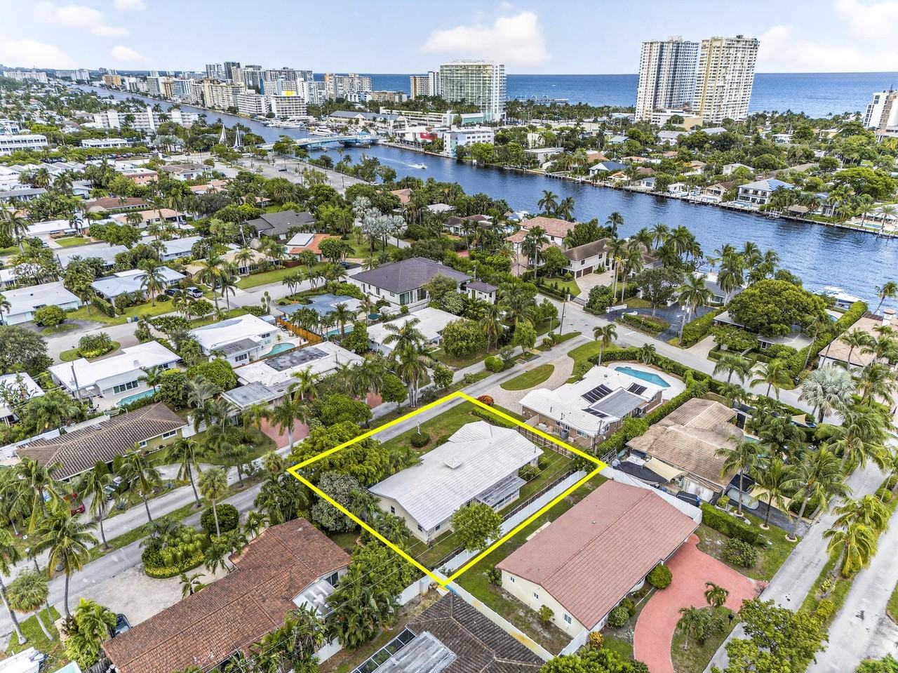 2750 Se 3rd St - Photo 6 of 50