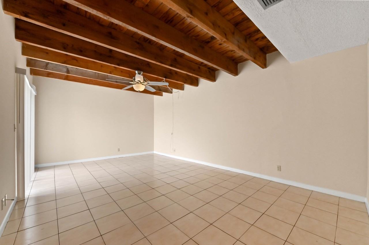 1606 Shaker Cir - Photo 4 of 23