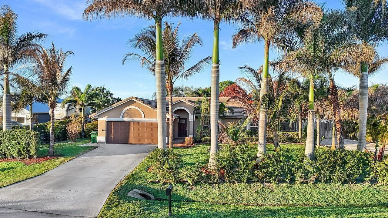 1573 Sw Calmar Ave - Photo 7 of 44