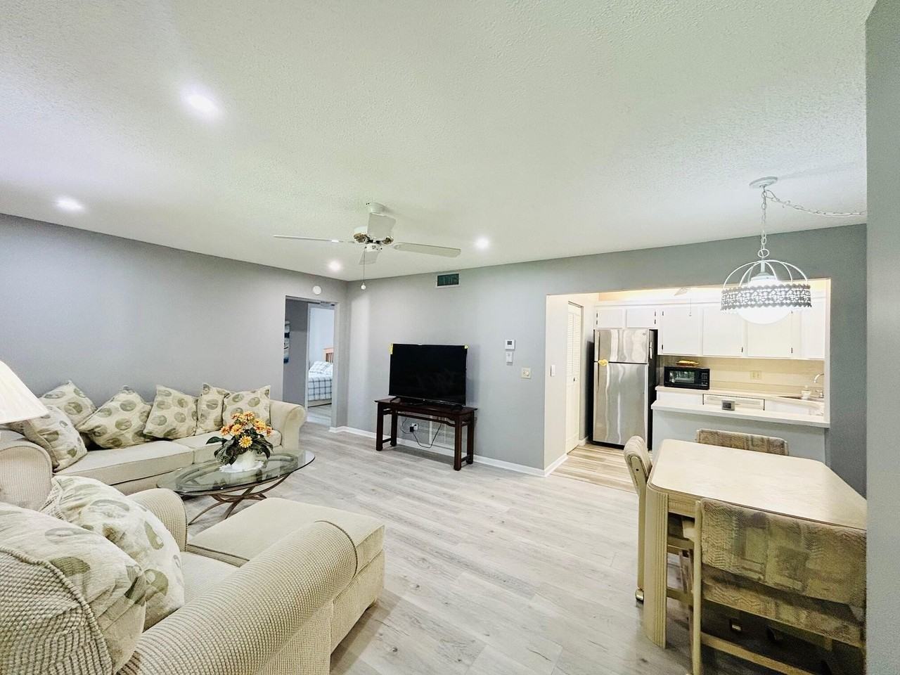 408 Pine Glen Ln #C2 - Photo 4 of 35