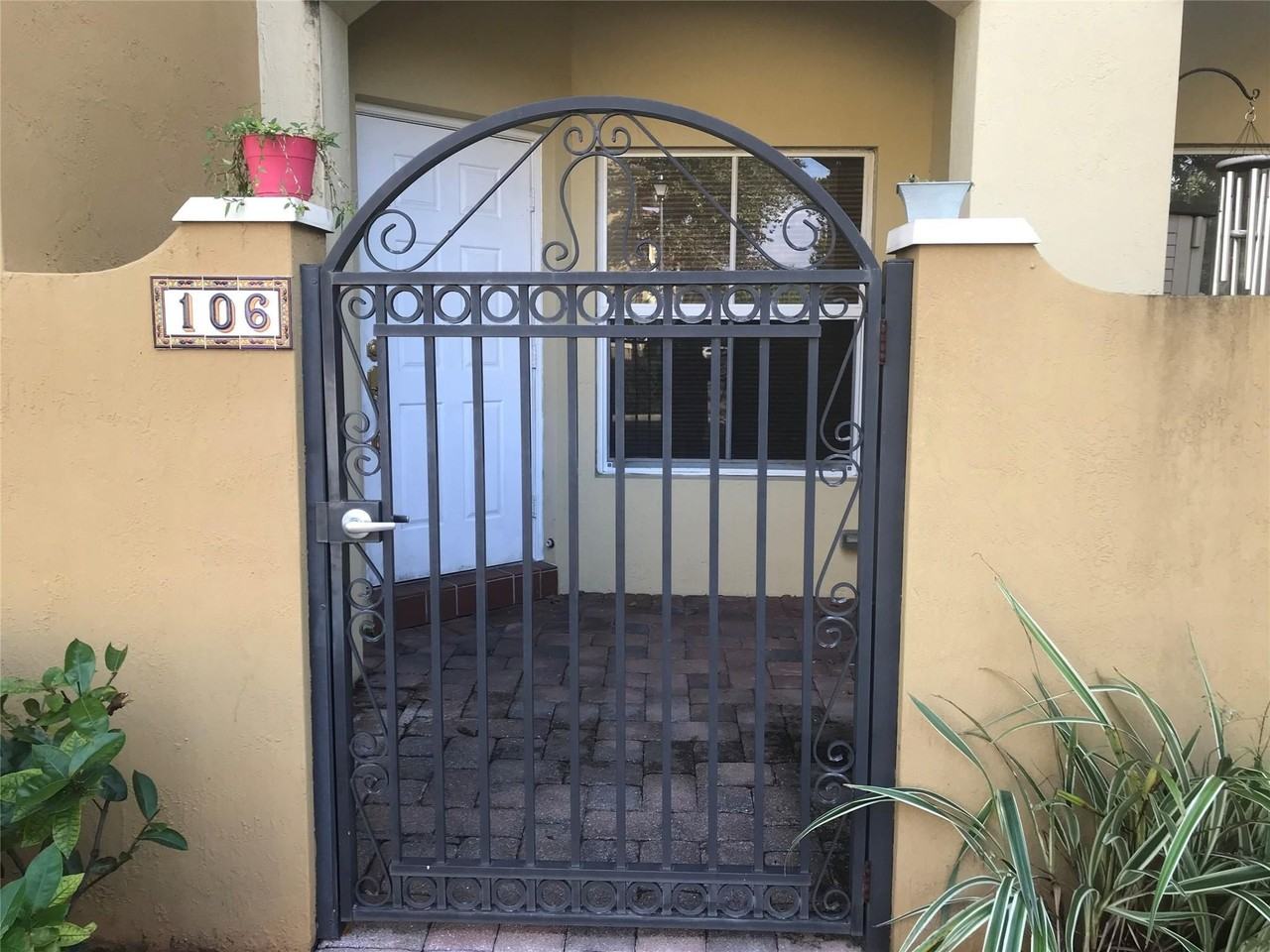 2851 W Prospect Rd Unit 106 - Photo 2 of 8