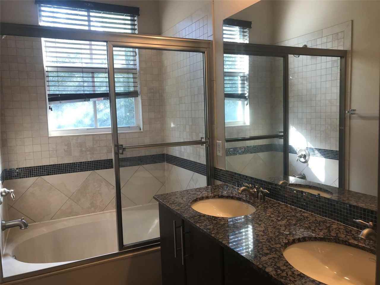 2851 W Prospect Rd Unit 106 - Photo 5 of 8