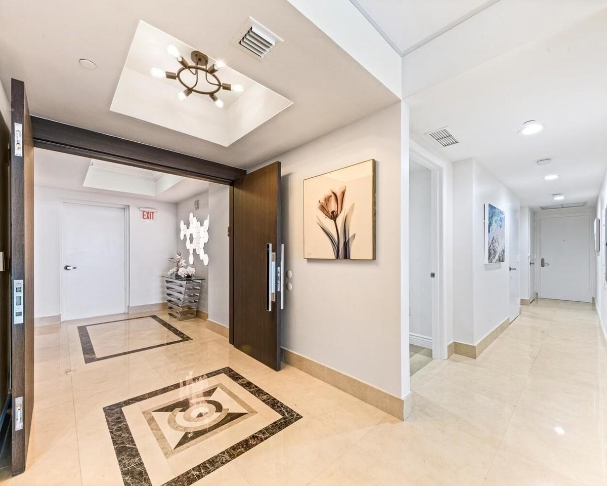 101 S Fort Lauderdale Beach Blvd Apt 1104 - Photo 3 of 42