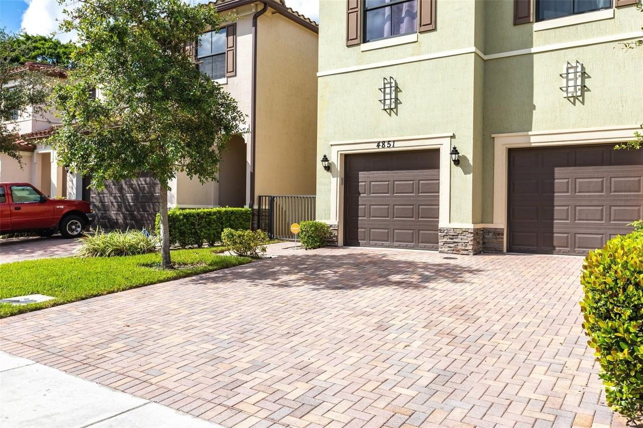 4851 Nw 57th Ct - Photo 2 of 8