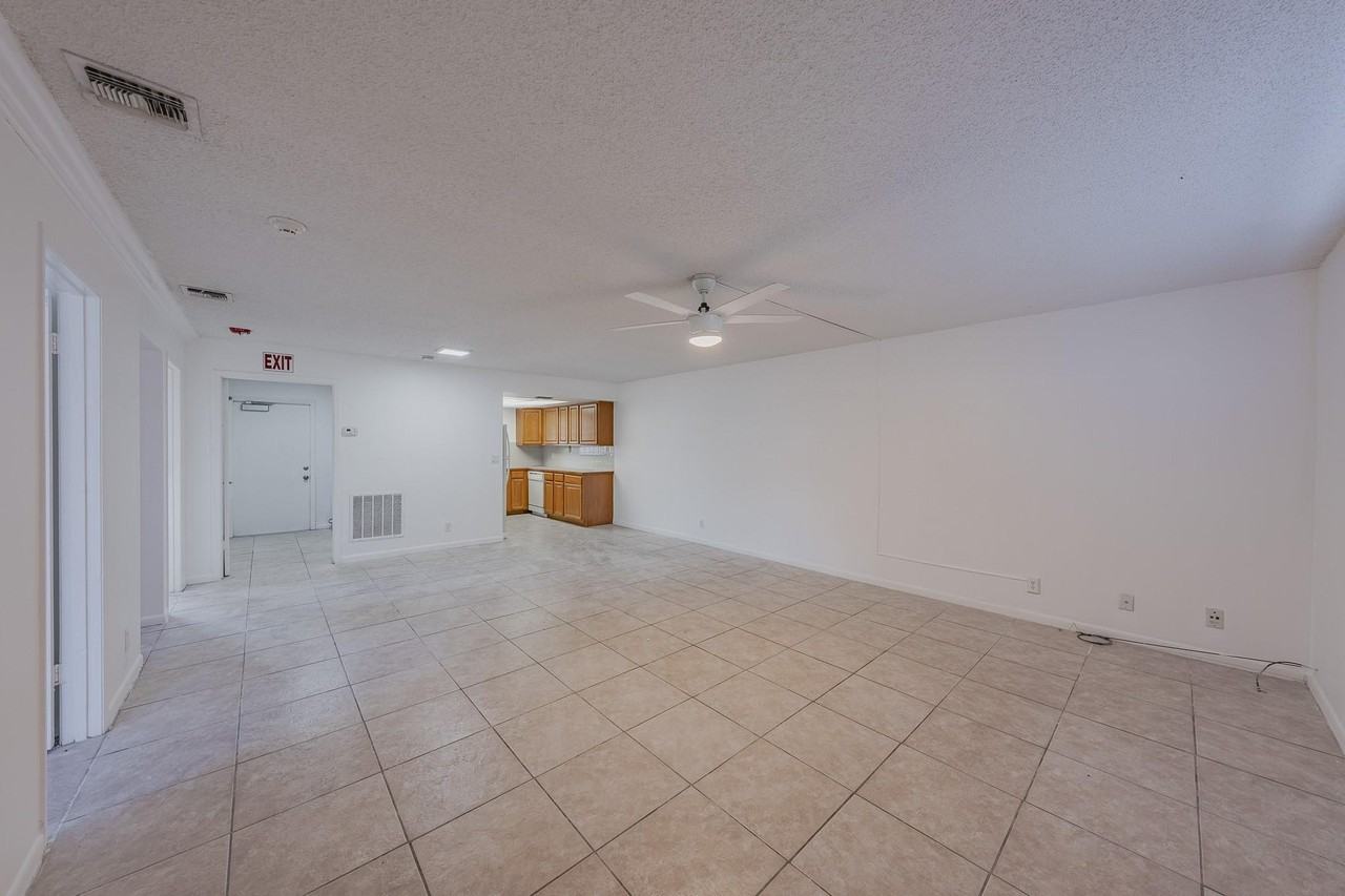 8507 Sunset Dr - Photo 4 of 37