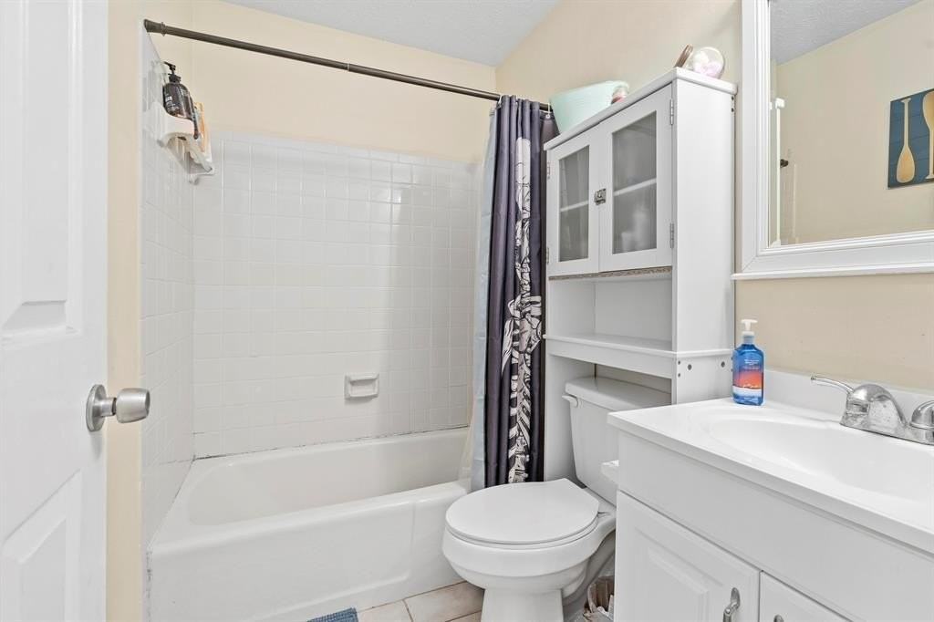 581 Nw Cornell Ave - Photo 4 of 11
