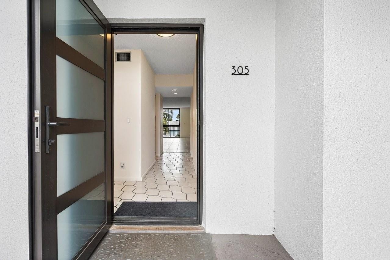 2707 Ne 14th Street Cswy Apt 305 - Photo 3 of 31