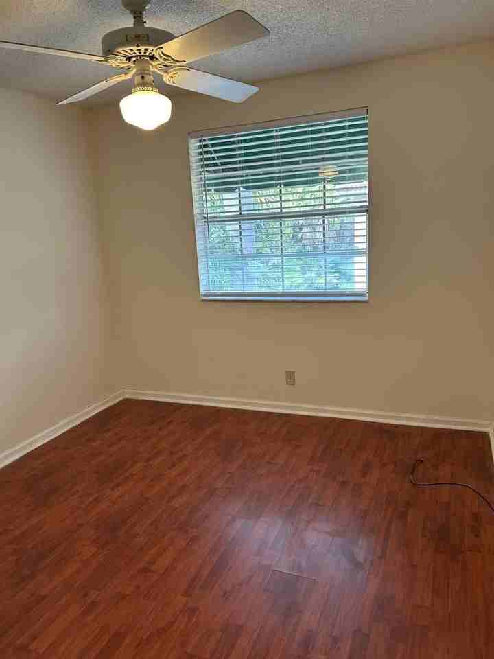 6542 Via Regina Unit 11 - Photo 4 of 15