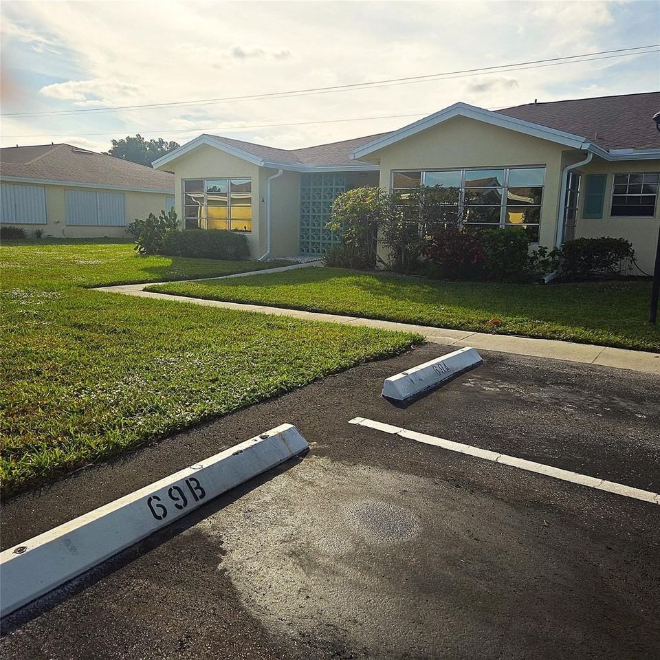 5385 Lakefront Blvd Apt A - Photo 2 of 31