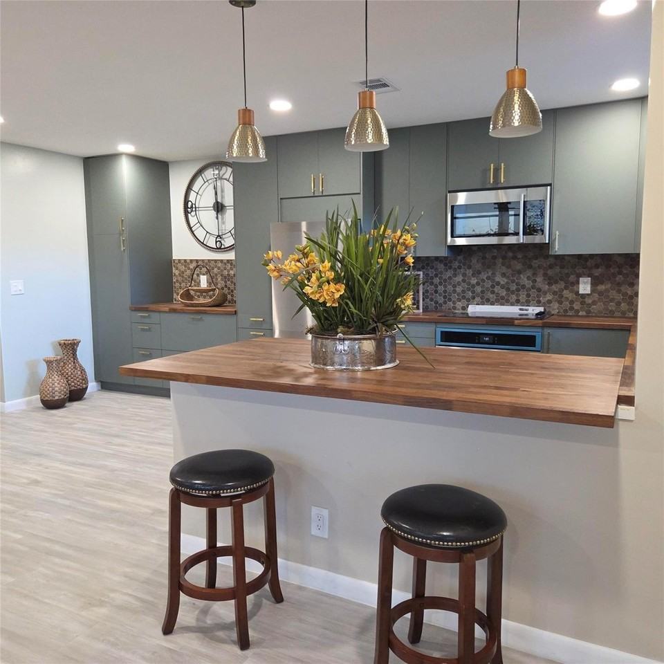 5385 Lakefront Blvd Apt A - Photo 6 of 31