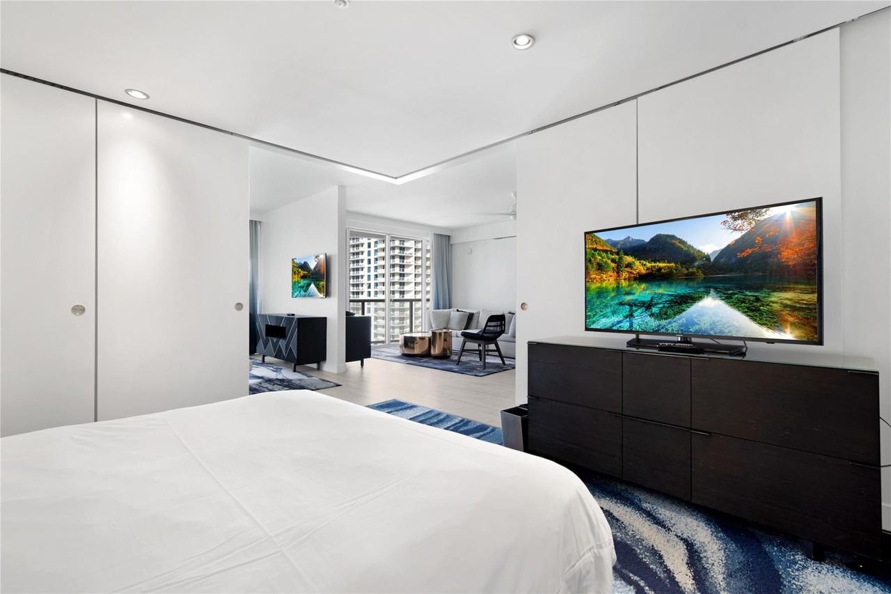 3101 Bayshore Dr Unit 1102 - Photo 4 of 20